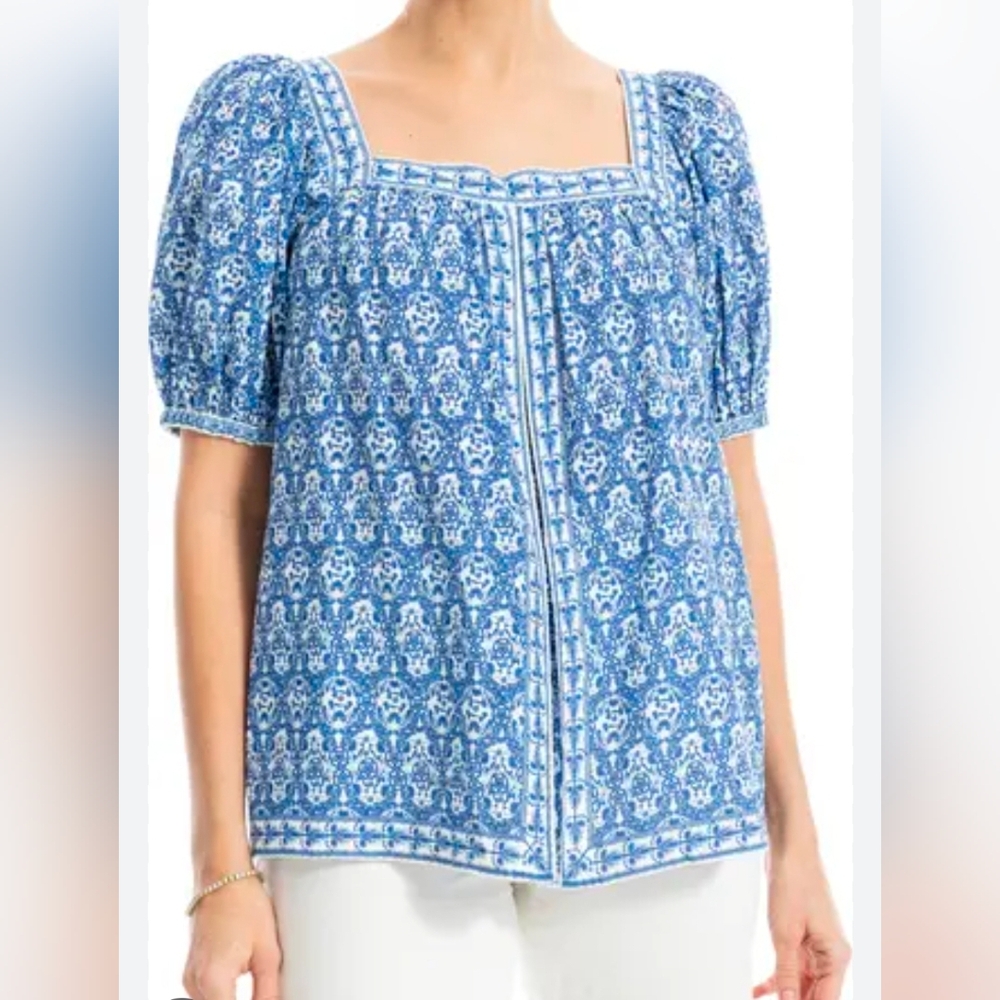NWT Max Studio Blue & White Floral Women's Top (M)
